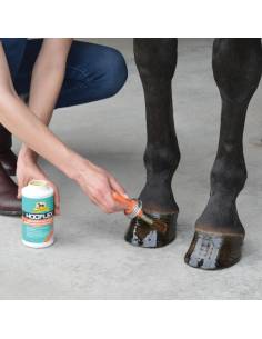 Hooflex Therapeutic Conditioner Natural Hoof Oil 2