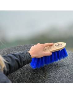 One Equestrian Wooden Medium Body Brush 2