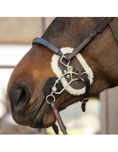 Dyon Sheepskin Hackamore Protector 2